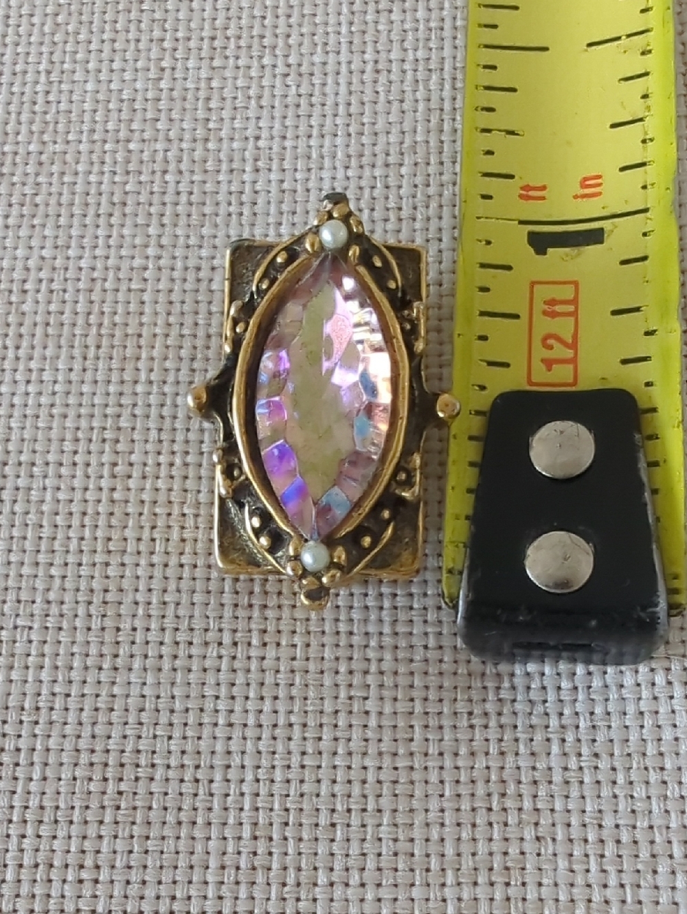 Vintage Signed TARA Aurora Borealis Crystal Clip-On Earrings - Marquise Cut - Picture 5 of 7